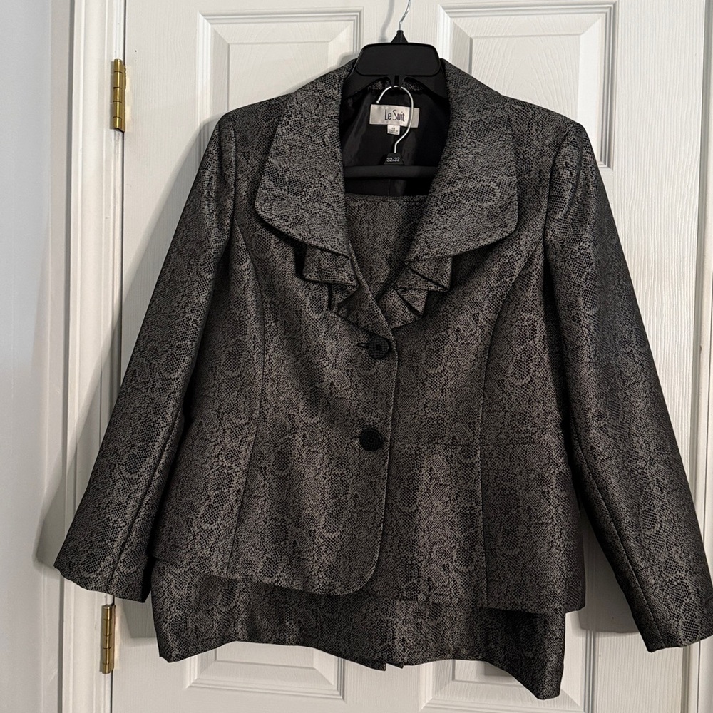 Le Suit Women's Gray Patterned Blazer